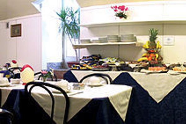 Hotel Mayorca (Milan)